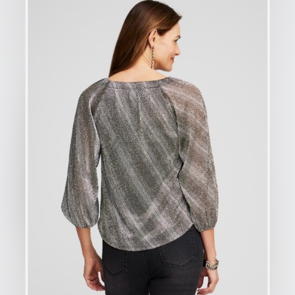 Kim Rogers women’s XL V-neck front button 3/4 sleeve blouse, black/white color